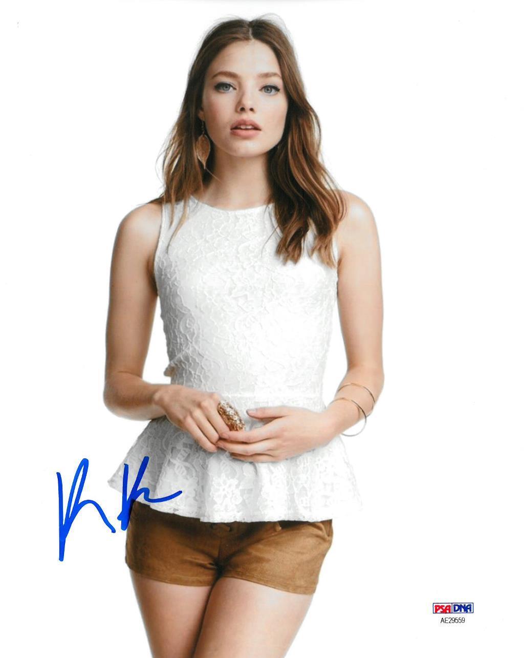 Kristine Froseth Signed Authentic Autographed 8x10 Photo Poster painting PSA/DNA #AE29559