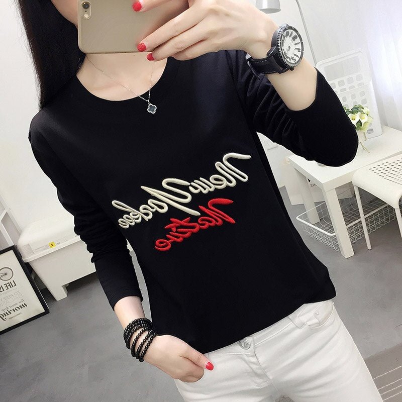 Cartoon Embroidery Autumn T-shirt Women New Fashion Simple Long Sleeve Tops Lovely Black White Loose Female T-shirt Plus Size