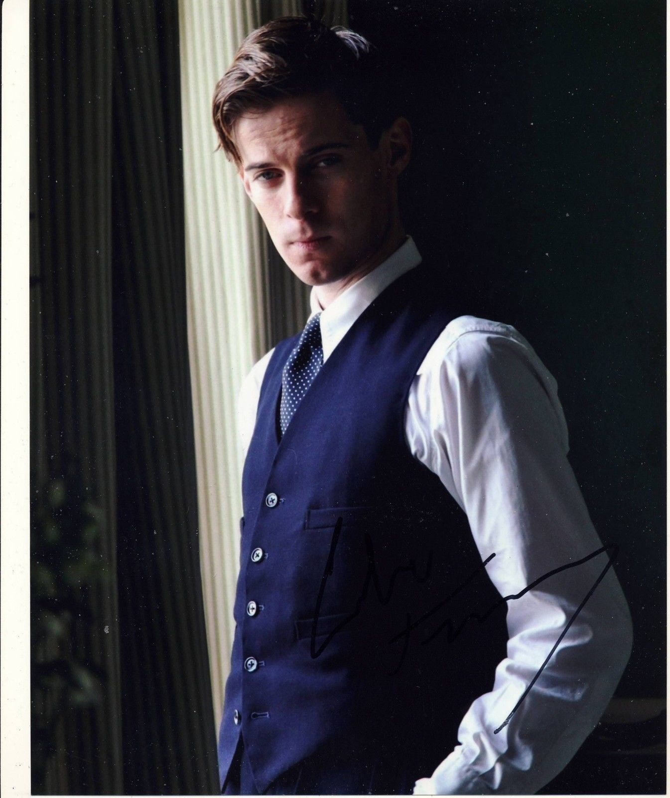 Luke Treadaway Autograph Signed 10x8 Photo Poster painting AFTAL [7158]