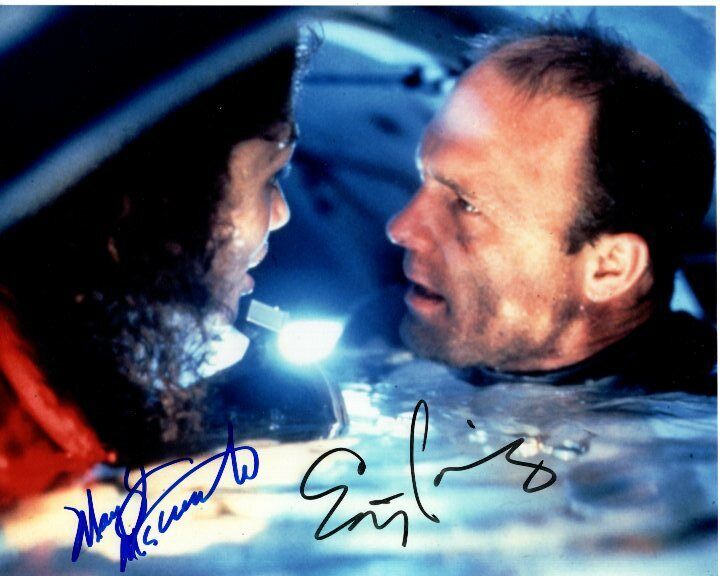 MARY ELIZABETH MASTRANTONIO and ED HARRIS signed autographed THE ABYSS Photo Poster painting