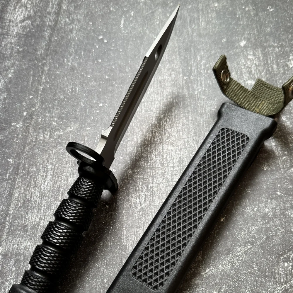 Multifunctional Outdoor Adventure Tactical Knife