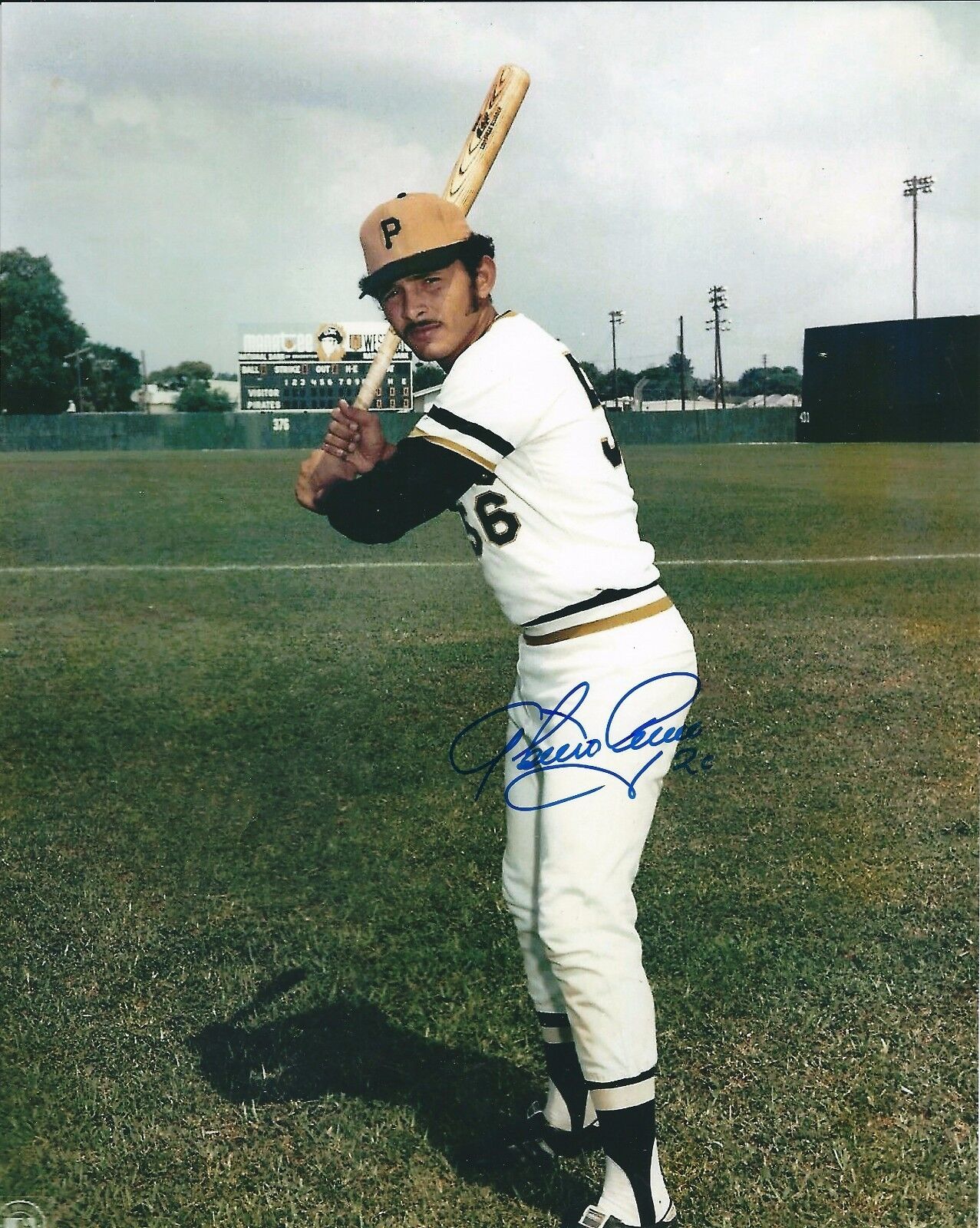 Signed 8x10 TONY ARMAS Pittsburgh Pirates Autographed Photo Poster painting - COA