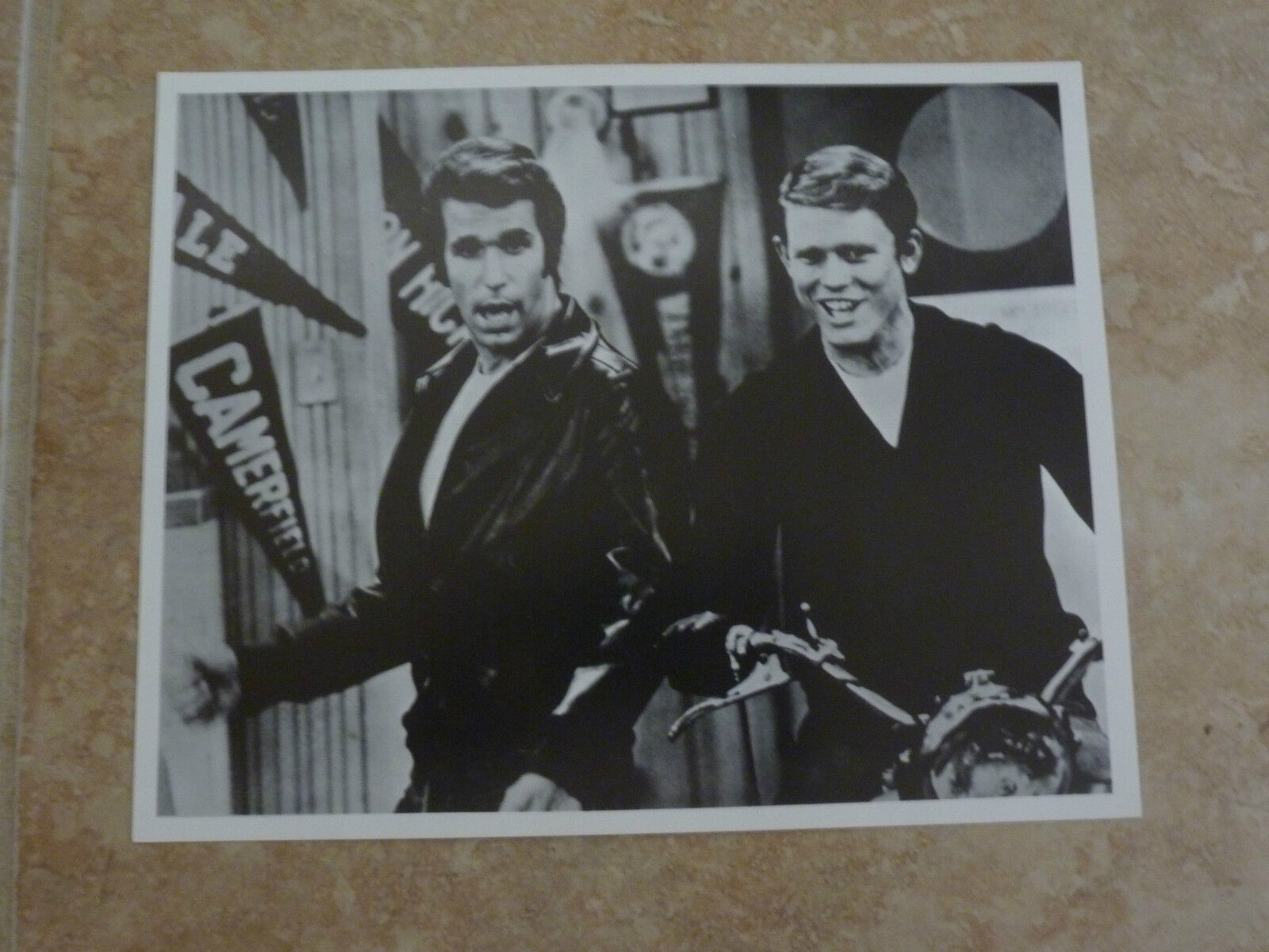 Happy Days Henry Winkler Ron Howard B&W 8x10 Photo Poster painting Promo Picture