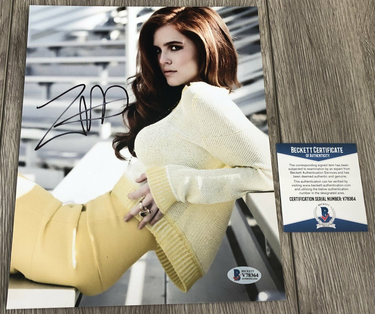 ZOEY DEUTCH SIGNED SET IT UP DIRTY GRANDPA 8x10 Photo Poster painting w/PROOF & BECKETT BAS COA