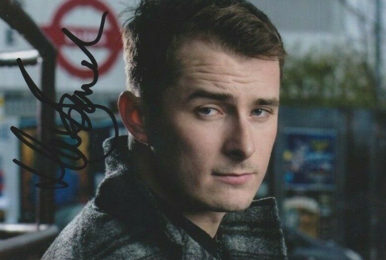 Max Bowden **HAND SIGNED** 6x4 Photo Poster painting ~ Eastenders Ben ~ AUTOGRAPHED