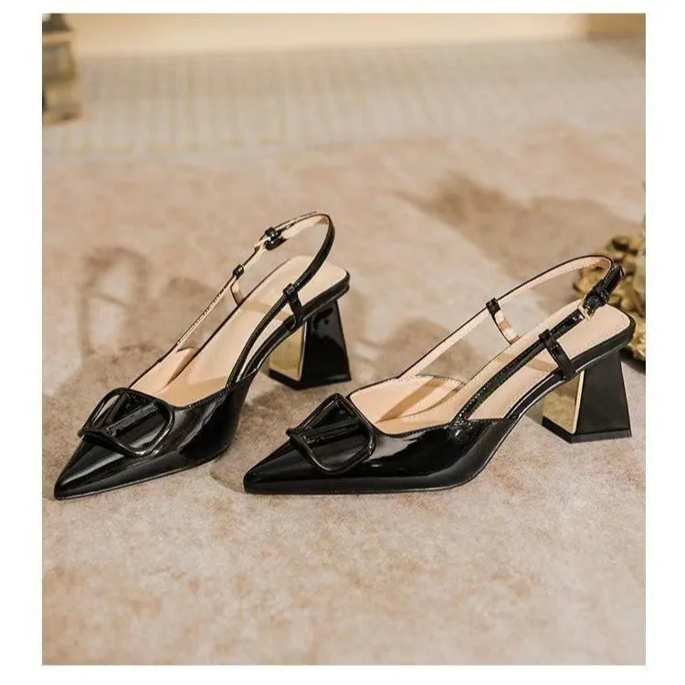 Breakj Breakj Mary Jane Single Shoe Woman 2025 New Coarse Heel Head Buckle French High Heels In The Heel Patent Leather