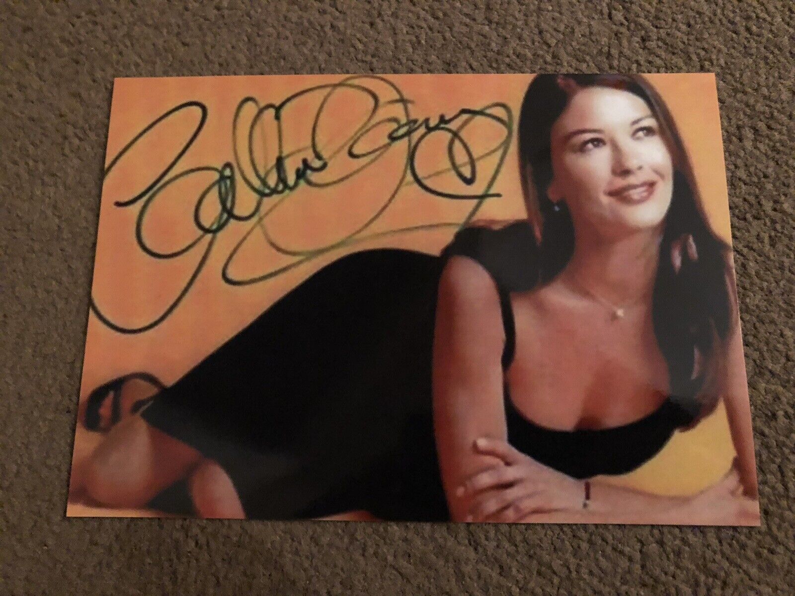 CATHERINE ZETA JONES (ACTRESS) PRESIGNED Photo Poster painting- 7x5”