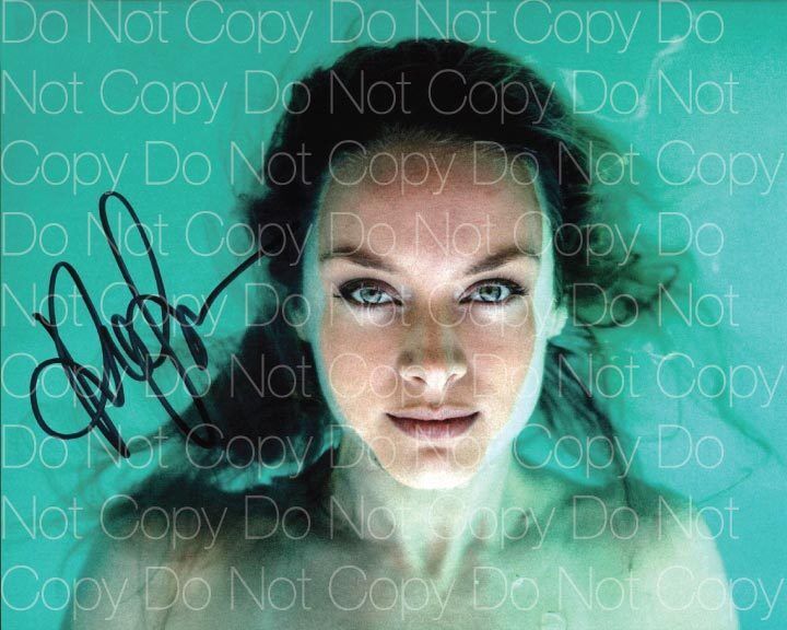 Rachel Skarsten signed Photo Poster painting 8X10 picture poster autograph RP