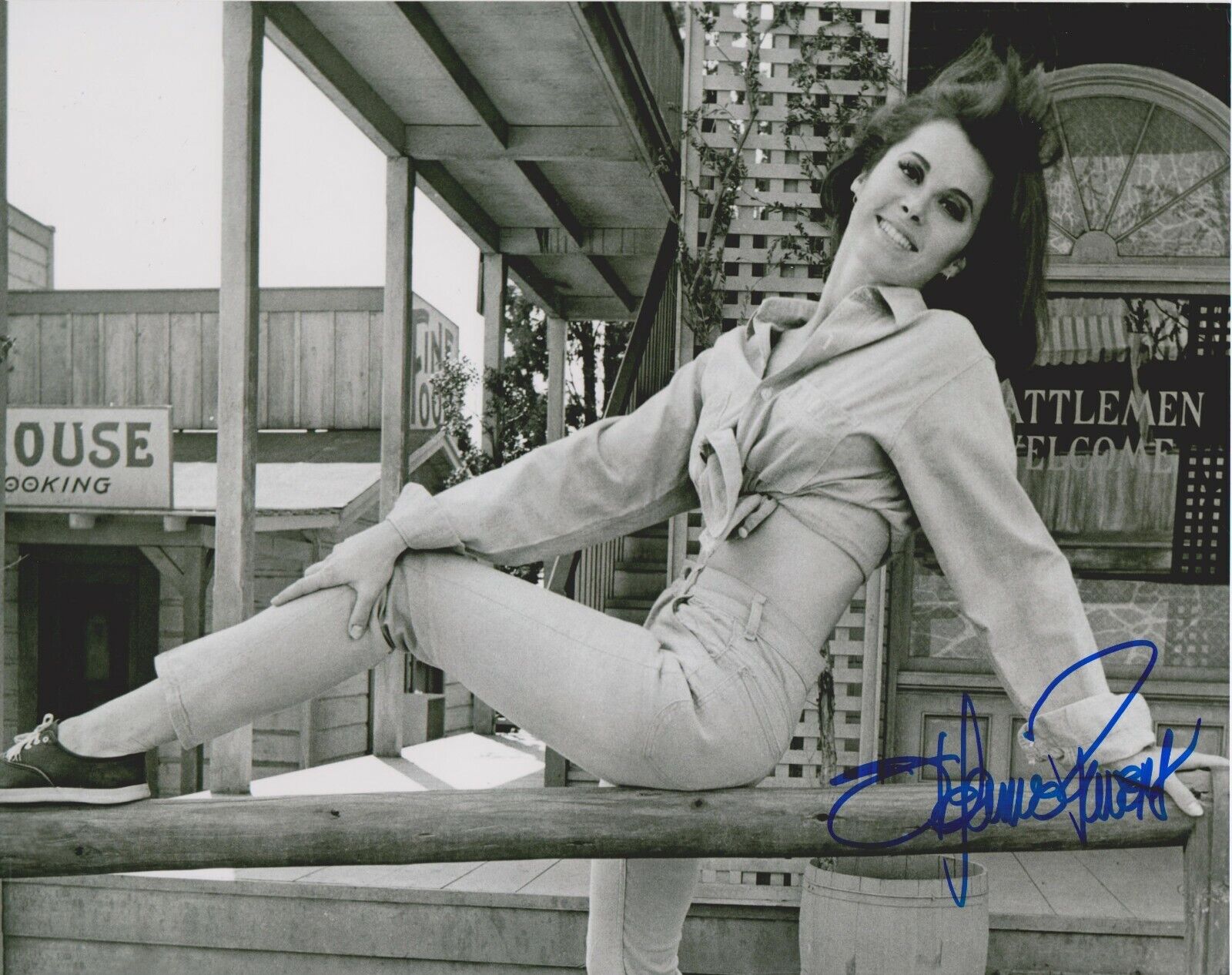 Stefanie Powers Original 8X10 Photo Poster painting Signed In Person At Hollywood Show