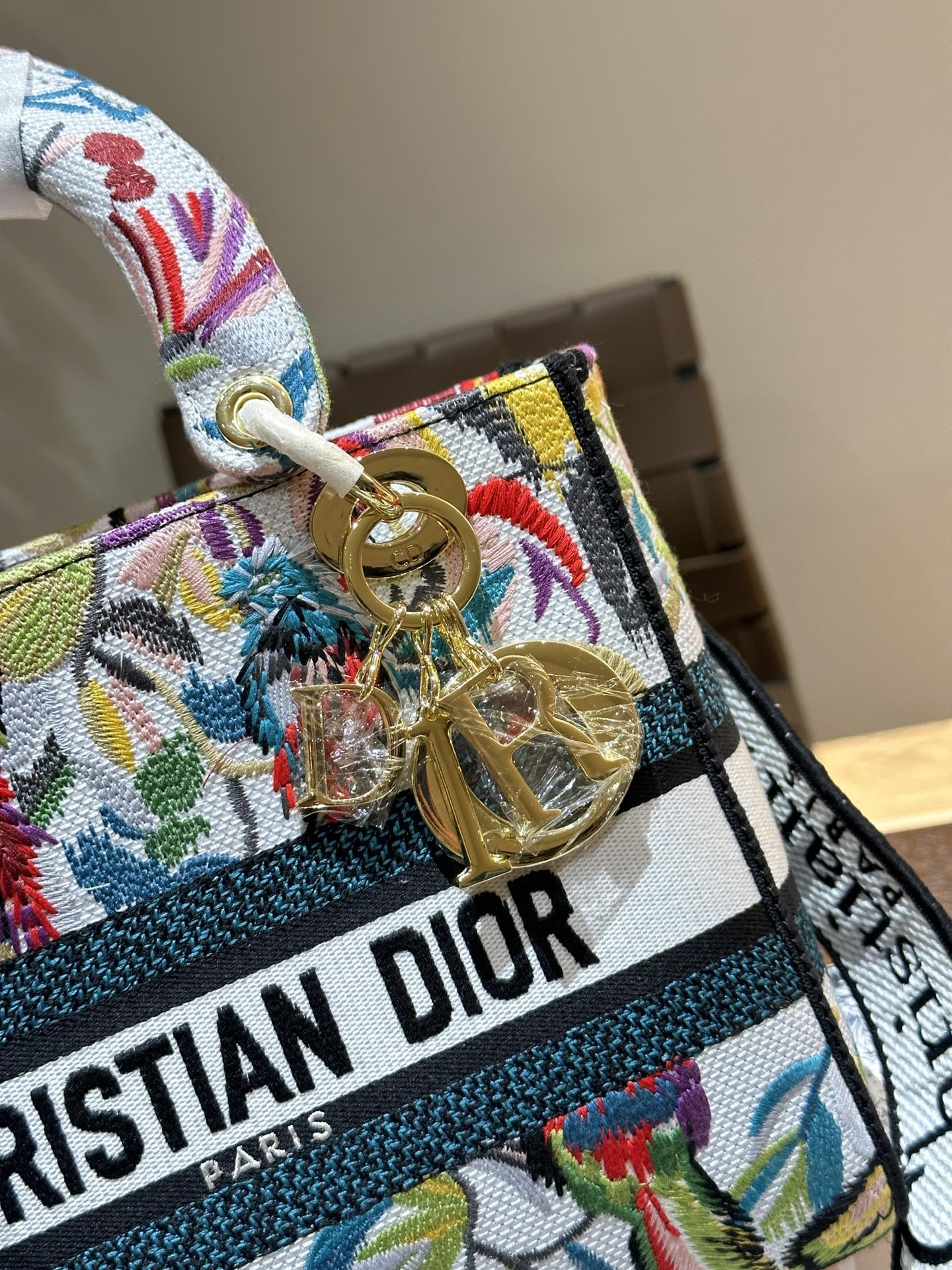 98c87ac8e56c67e63c15cf12390240df