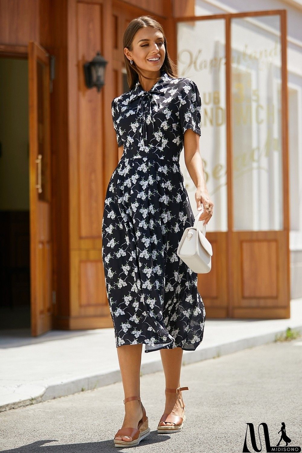 MidiSono - Collared Short Sleeve Buttoned Floral Detail Midi Dress