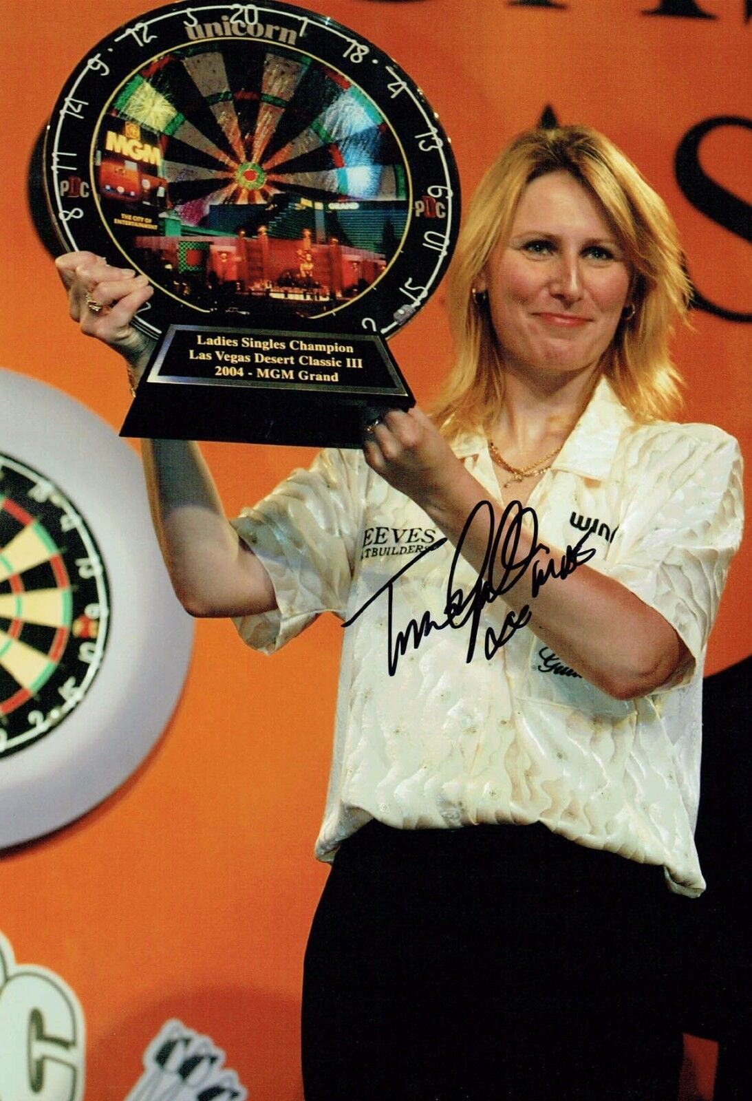 Trina GULLIVER Signed 12x8 Autograph Photo Poster painting 1 AFTAL COA Darts Player BDO