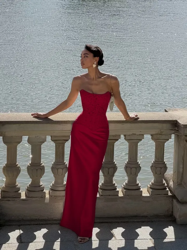 Daisda Sweet Elegant Pink Strapless Lace Embroidery Satin Sleevless Backless Prom Dress