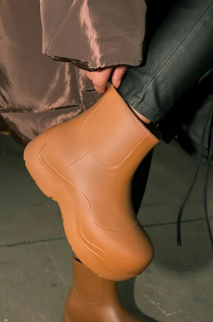 Trend Design Modern Fashion Ankle Rainboots Elastic Waterproof Upper Thick Platform Flat Height Increasing Non Slip Rainy Shoes