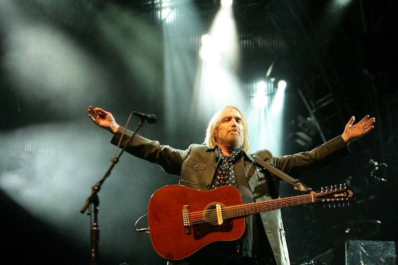 Tom Petty 8x10 Picture Simply Stunning Photo Poster painting Gorgeous Celebrity #12