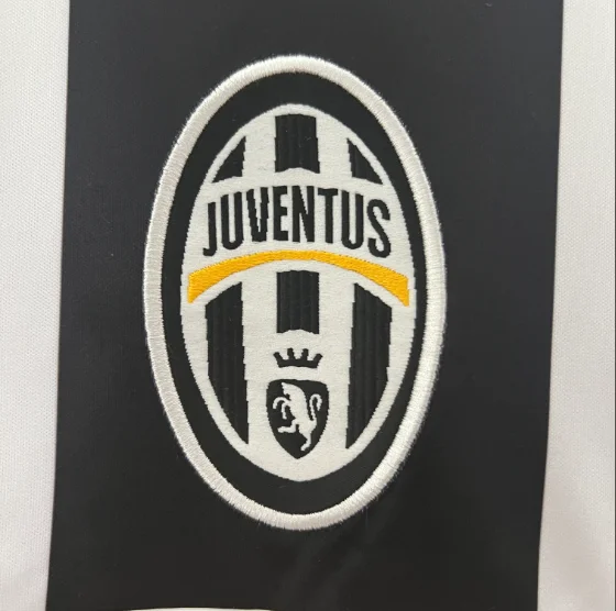 Retro Juventus 04/05 Home Football Shirt Thai Quality