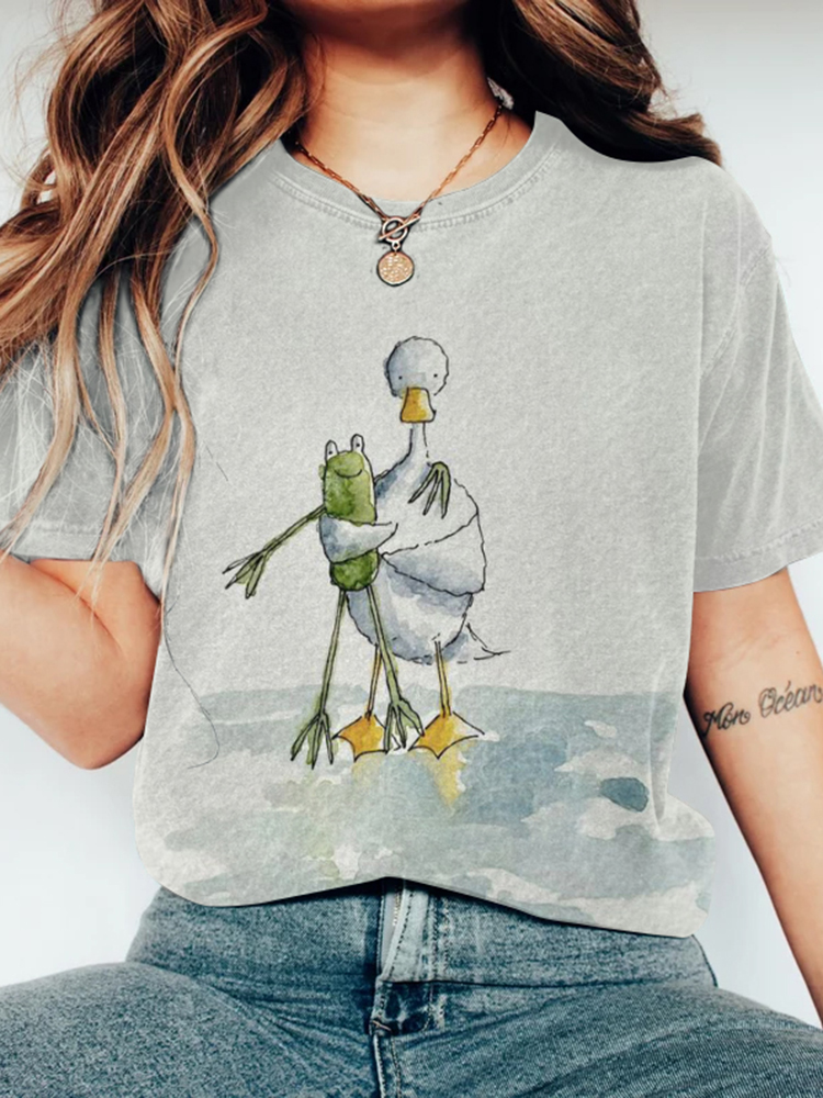 Comstylish Funny Frog And Duck Embroidery Pattern Cozy Vintage T-Shirt