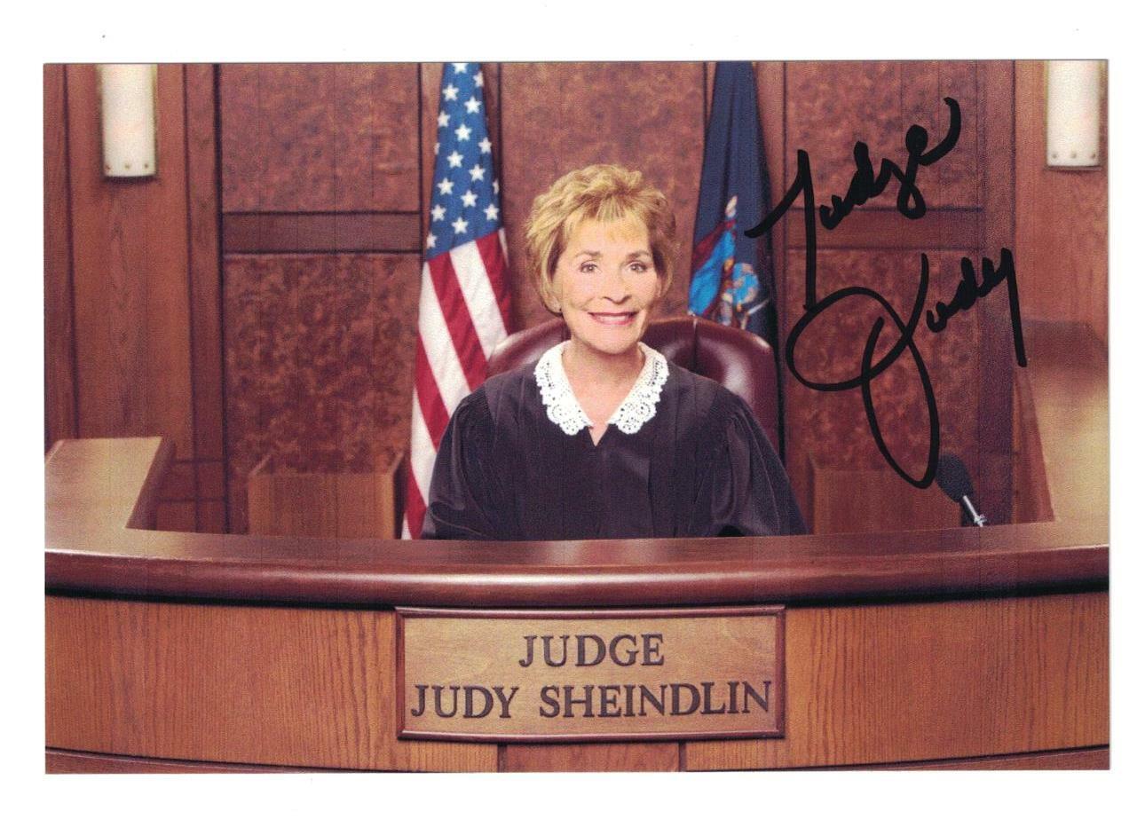 Judge Judy Sheindlin Signed Autographed 4 x 6 Photo Poster painting