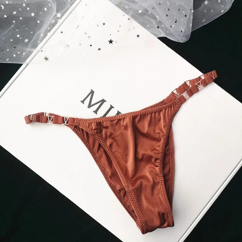 European Style Sexy Panties Women Diamond Solid Color Underpants Women's Leopard Thong Low Waist Sexy Underwear Seamless Briefs