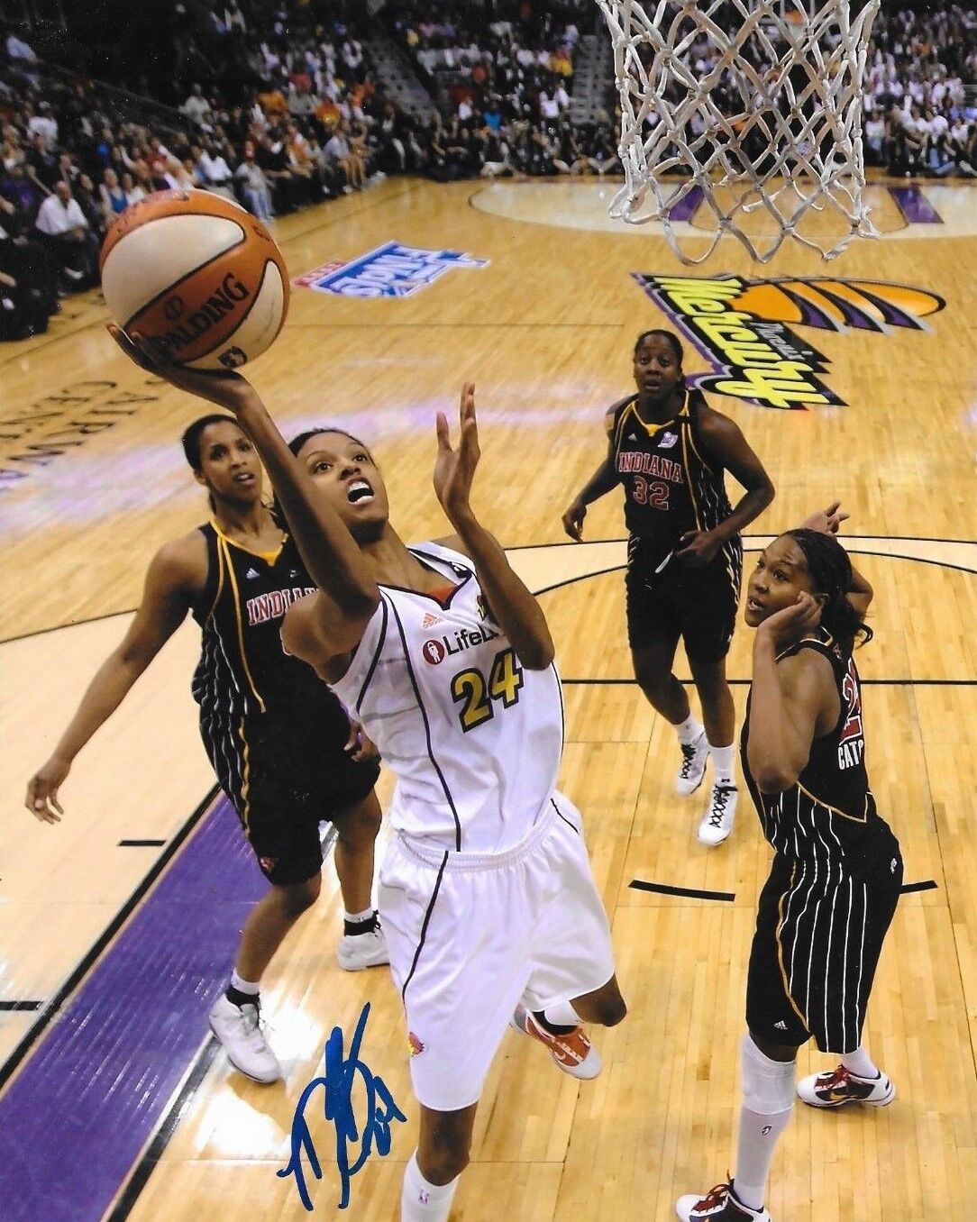 DeWanna Bonner signed Phoenix Mercury 8x10 Photo Poster painting autographed 3