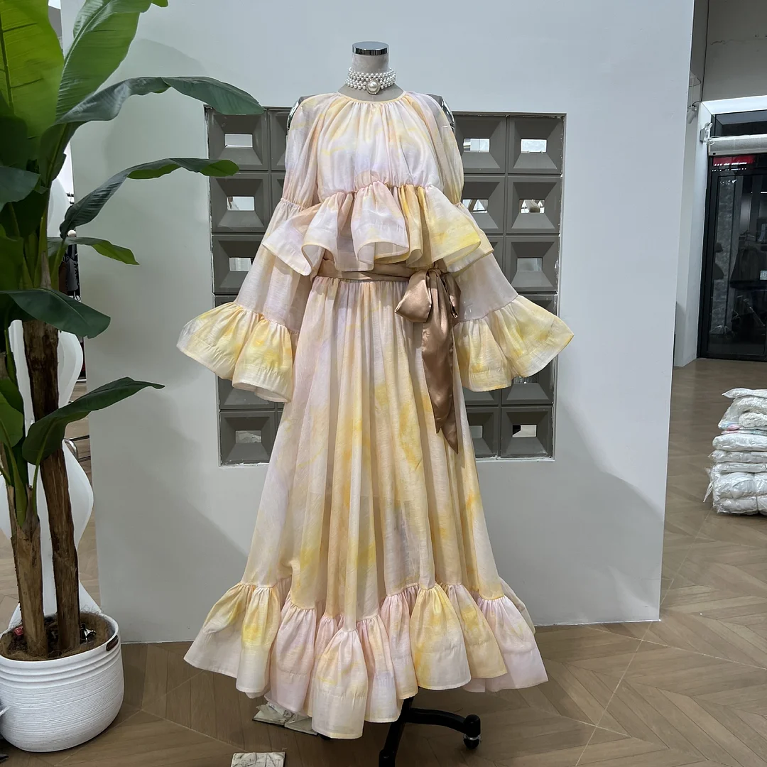 Brownm Spring Atmosphere Super Beautiful Age Reduction Lotus Leaf Side Dyed Shoulder Horn Long Sleeve Top + Irregular Long Skirt
