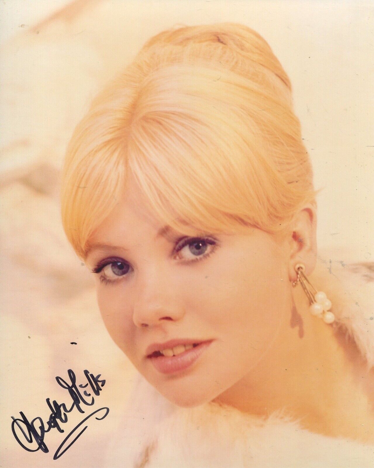 Actress HAYLEY MILLS signed 8x10 Photo Poster painting - In Person signing Ref42