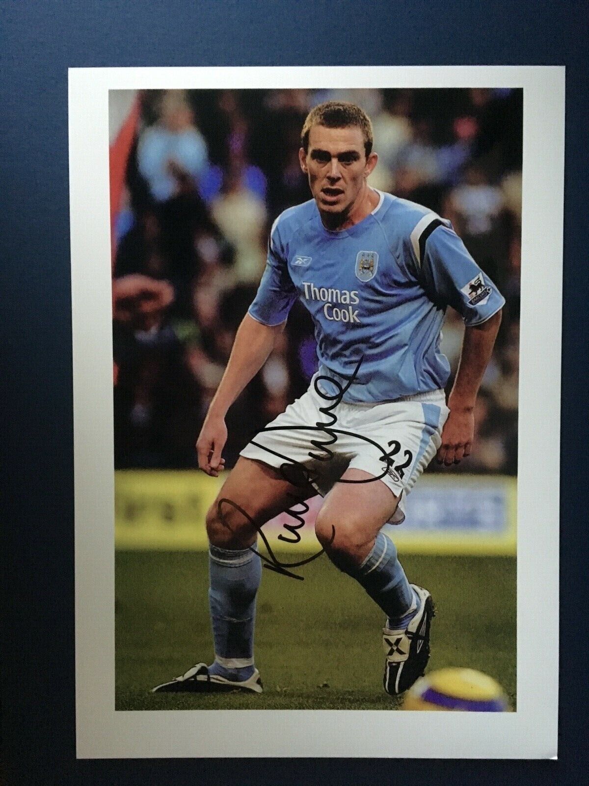 RICHARD DUNNE - FORMER MANCHESTER CITY FOOTBALLER - SUPERB SIGNED Photo Poster painting