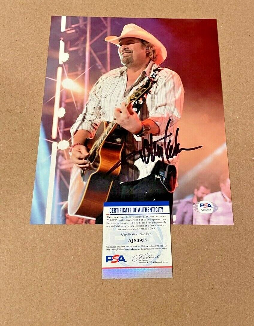TOBY KEITH SIGNED COUNTRY MUSIC 8X10 Photo Poster painting PSA/DNA CERTIFIED