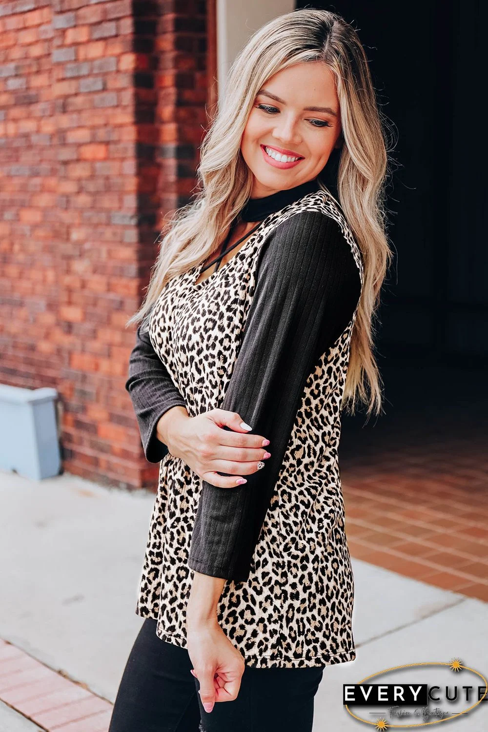 Leopard Choker Crisscross Contrast 3/4 Sleeve Leopard Print Top