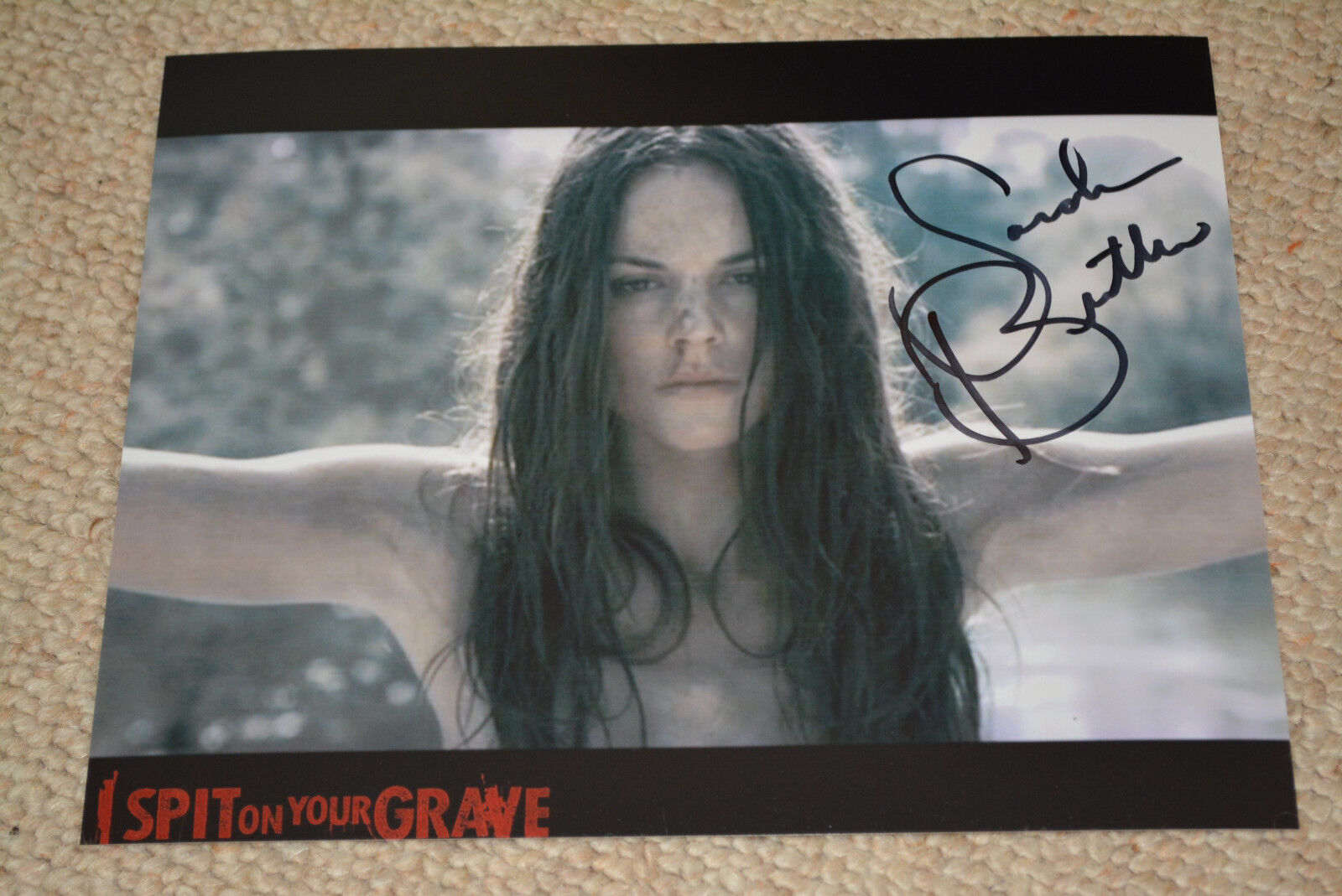 SARAH BUTLER signed autograph In Person 8x10 (20x25 cm) I SPIT ON YOUR GRAVE