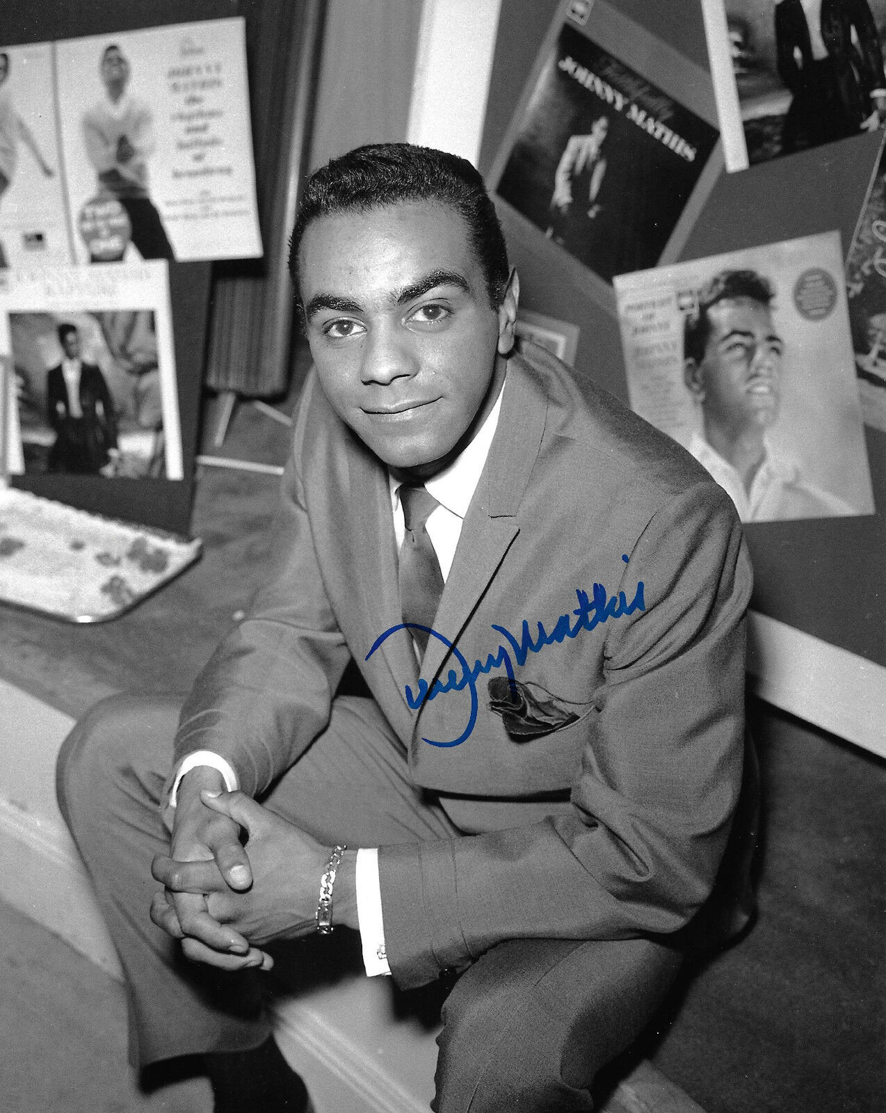 GFA Legendary Pop Star * JOHNNY MATHIS * Signed 8x10 Photo Poster painting AD2 COA