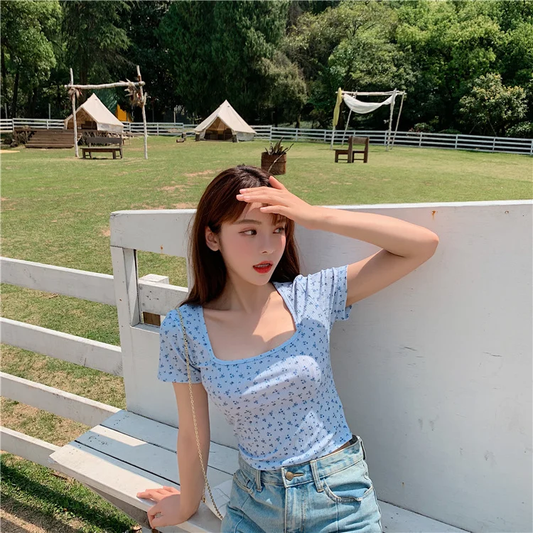 Brownm Brownm Floral Square Collar T-Shirt Female Summer 2023 New Korean Version Slim Slim Ins Fashionable Short-Sleeved Shirt
