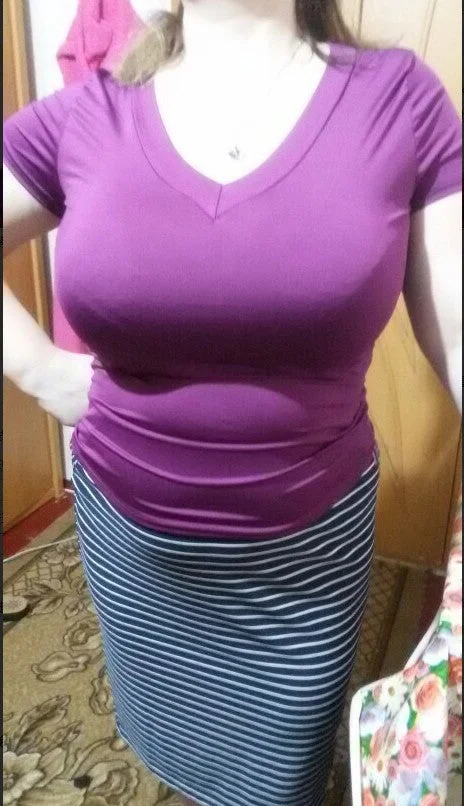 Uveng Pullover Solid Color Deep Sexy T-shirt