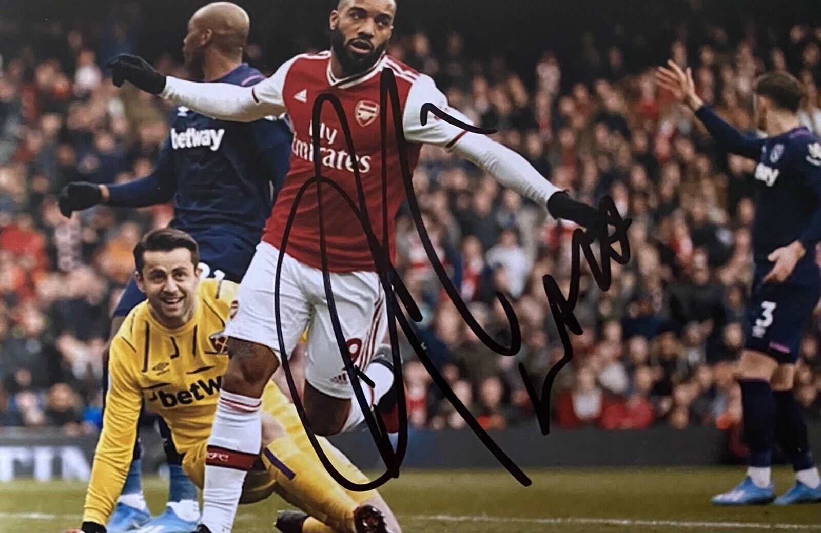 Alexandre Lacazette Genuine Hand Signed Arsenal 6X4 Photo Poster painting