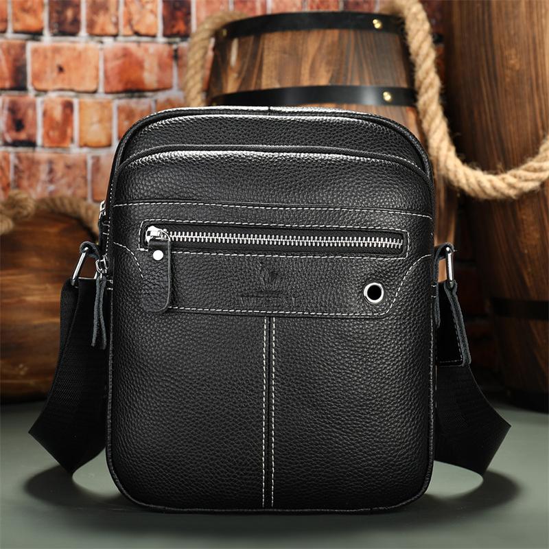Casual Retro Men's Leather Shoulder Bag Crossbody Bag With Earphone Hole
