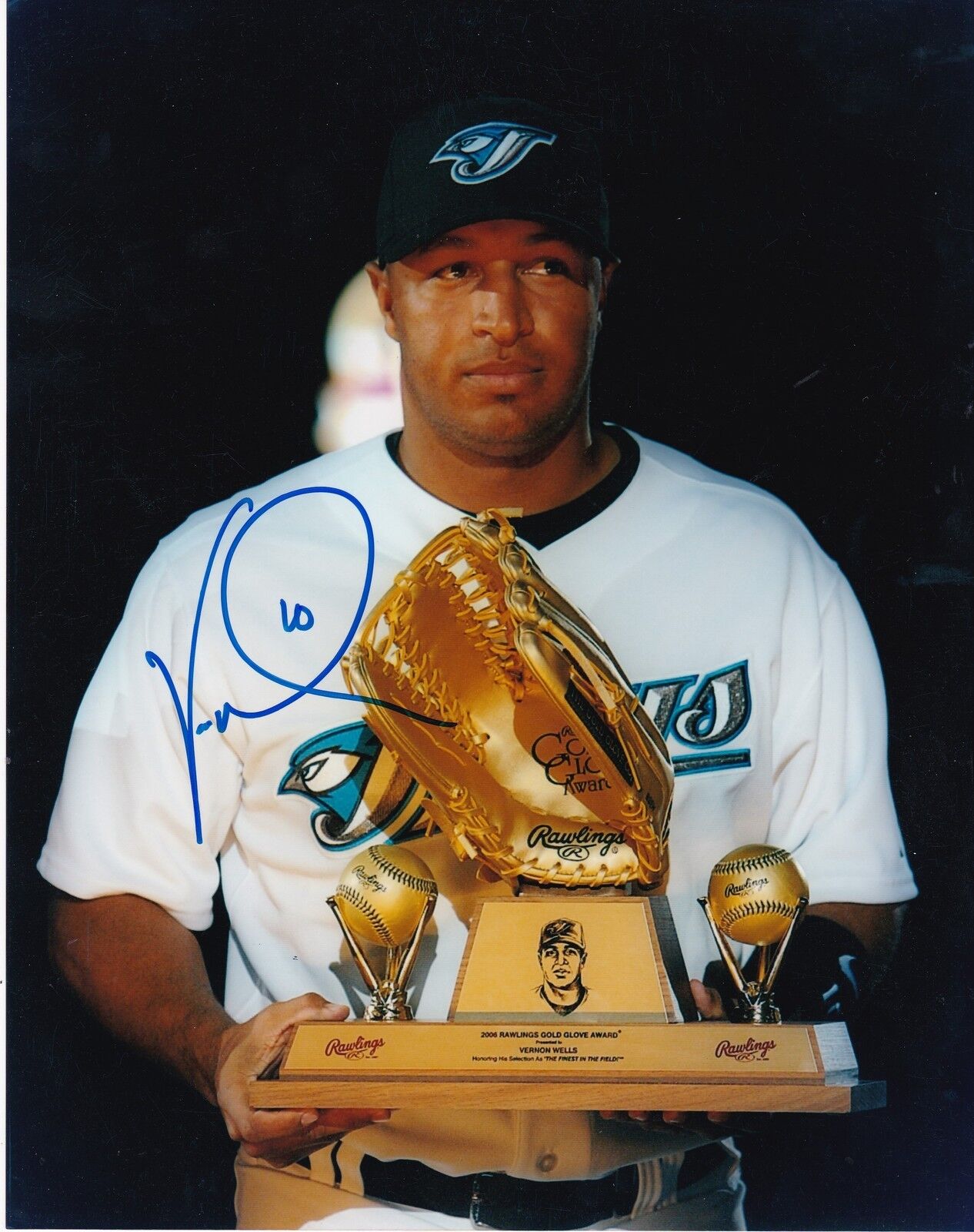 VERNON WELLS TORONTO BLUE JAYS ACTION SIGNED 8x10