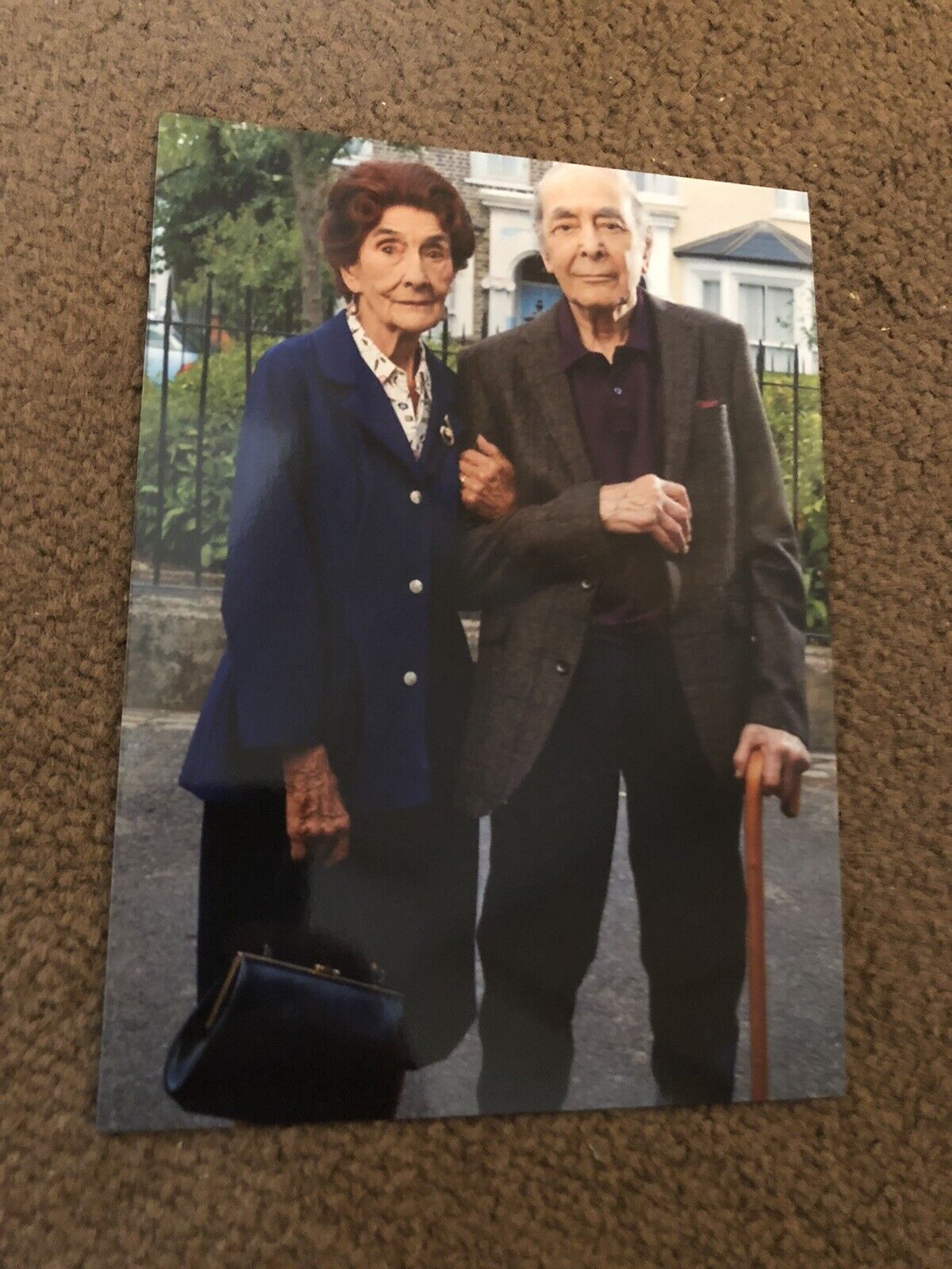 JUNE BROWN & LEONARD FENTON (EASTENDERS) UNSIGNED Photo Poster painting- 7x5”