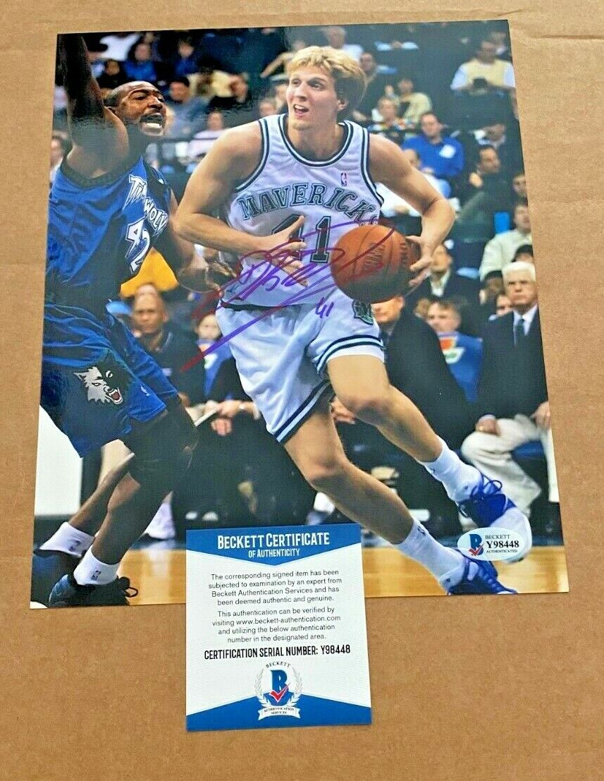 DIRK NOWITZKI SIGNED DALLAS MAVERICKS 8X10 Photo Poster painting BECKETT CERTIFIED #18