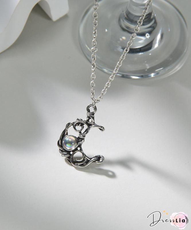 Casual Vintage Moonstone Opal Moon Pendant Necklace