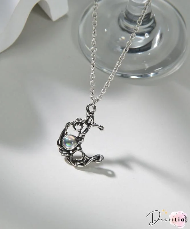 Casual Vintage Moonstone Opal Moon Pendant Necklace