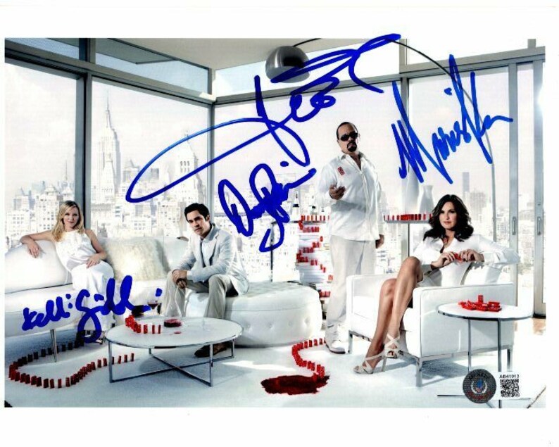 Law & order special victims unit svu signed 8x10 cast Photo Poster painting beckett bas loa