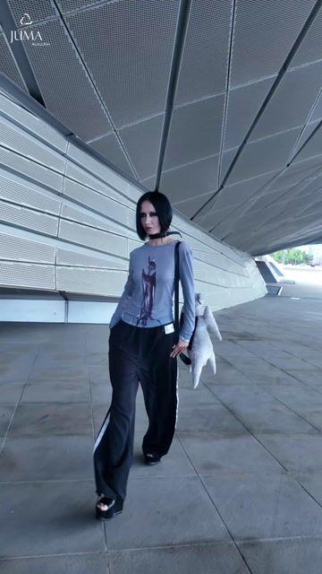 EZZAT Bastet Top - 8 Recycled Water Bottles - Charocal