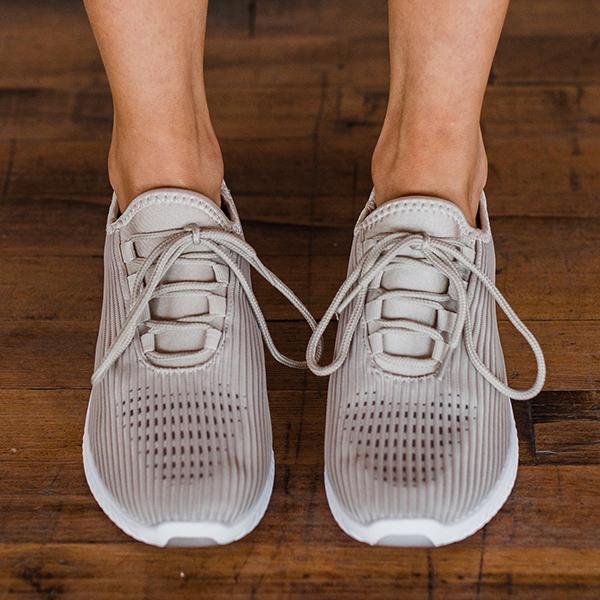  Ladies Fashion Comfortable And Breathable Sneakers