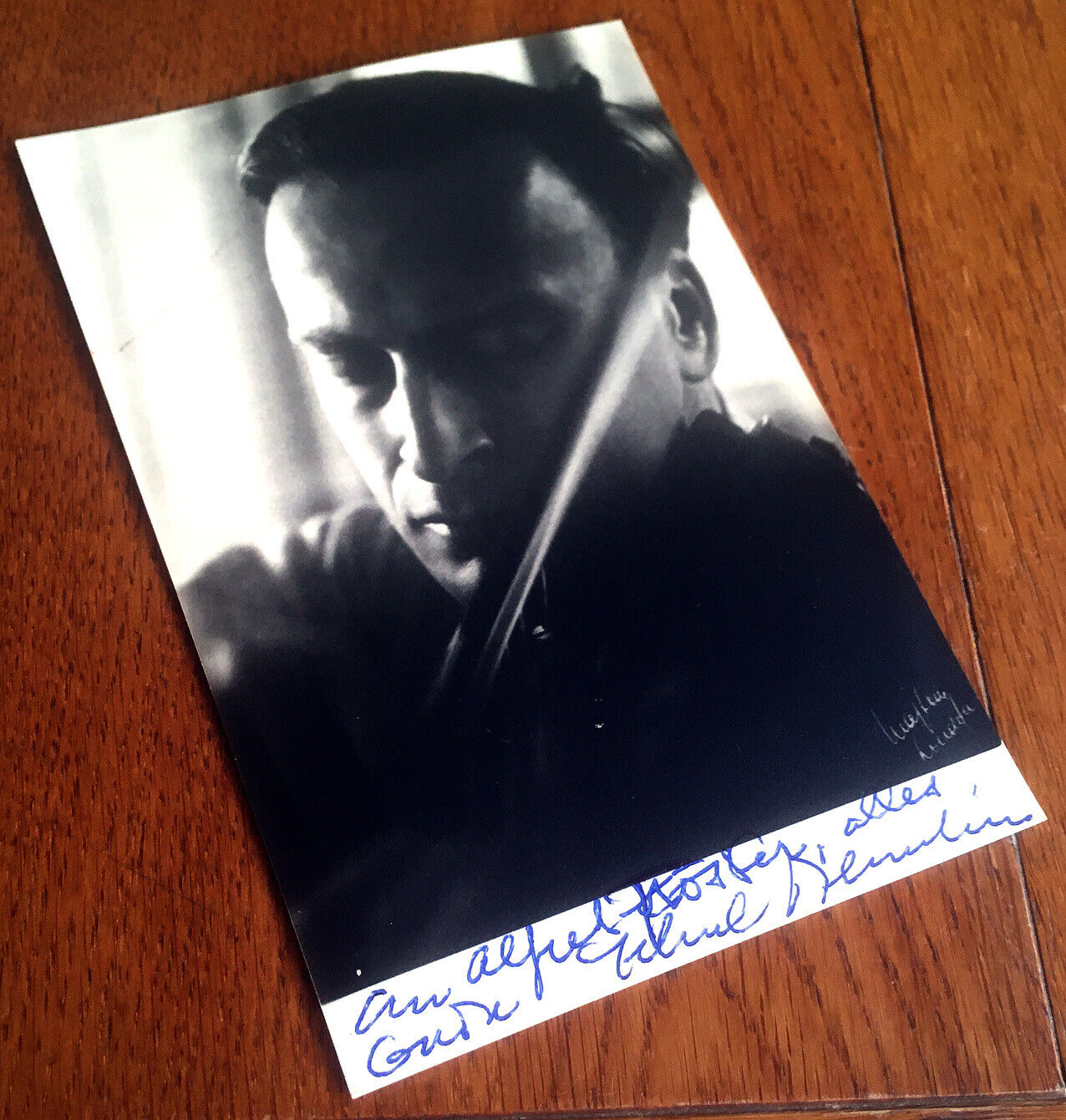 1950 Violinist YEHUDI MENUHIN Hand SP SIGNED REAL Photo Poster painting Violin AUTOGRAPH Jewish