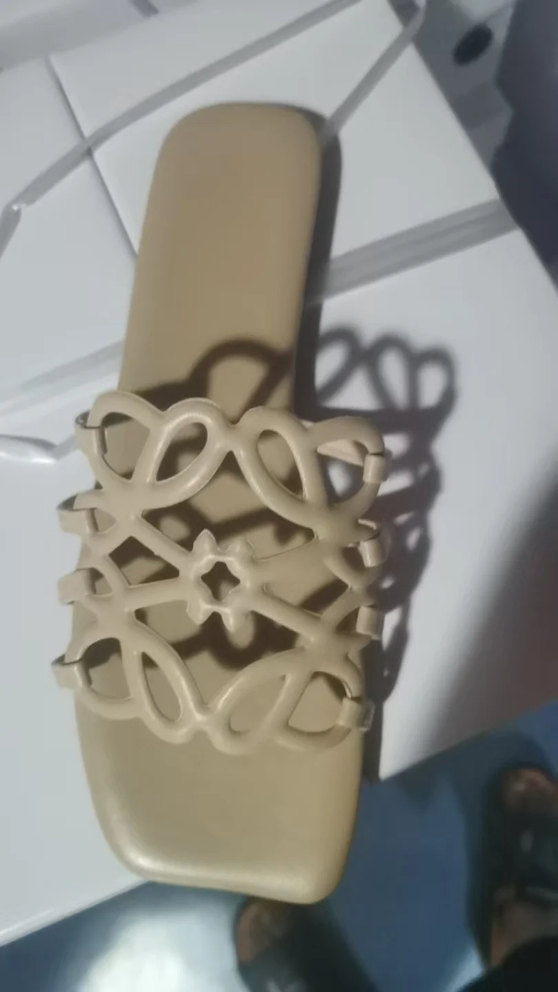 Yyvonne New Fashion Type Small Simple Hollow Cool Slippers Outside Wearing Flat Bottom Side Casual Beach Shoes