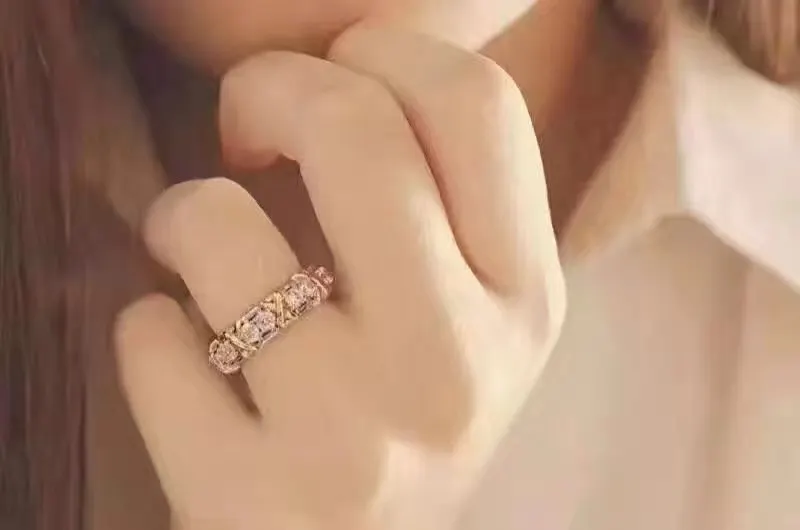 Schlumberger ring Crossed XO diamond ring