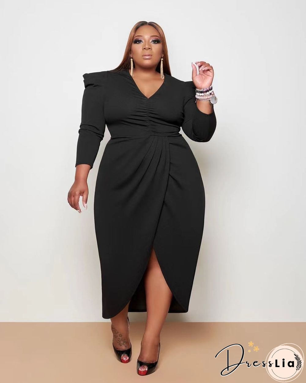 Plus Size V-neck Folds Maxi Dresses