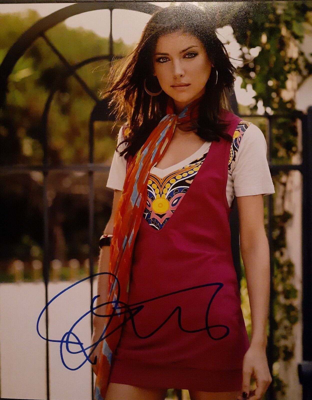 Jessica Stroup signed 8x10