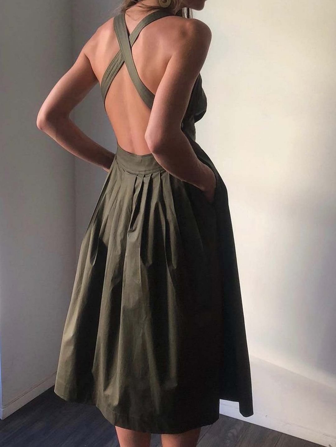 *Summer Backless Stylish Dress