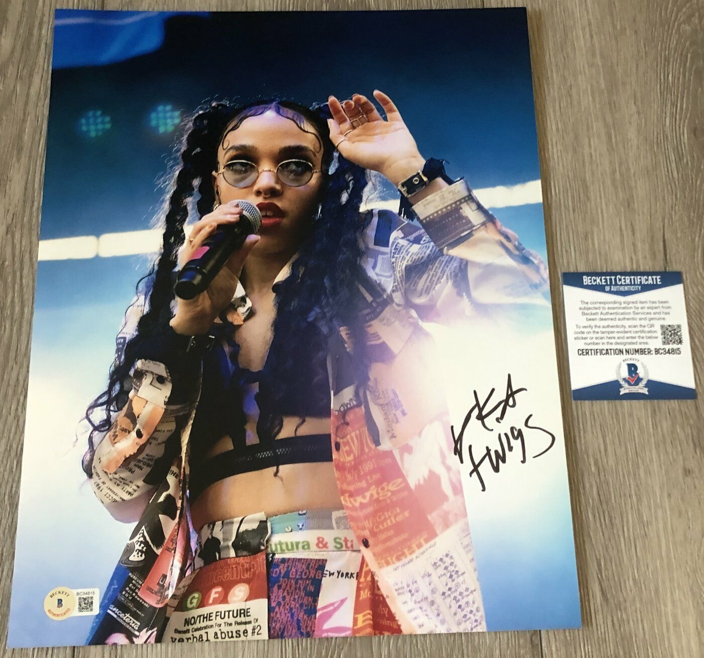 FKA TWIGS TAHLIA BARNETT SIGNED SEXY 11x14 Photo Poster painting w/EXACT PROOF & BECKETT BAS COA